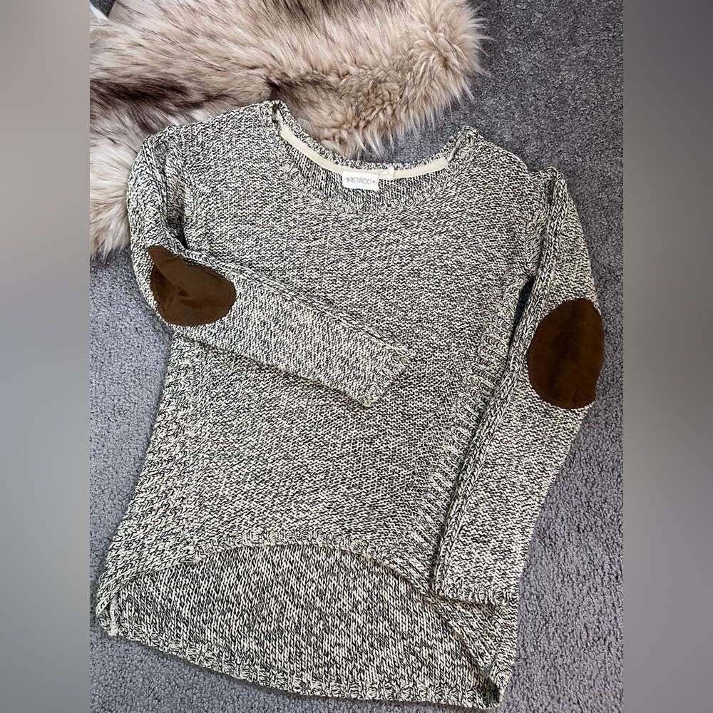Retrod white/grey sweater with brown elbow patches Small